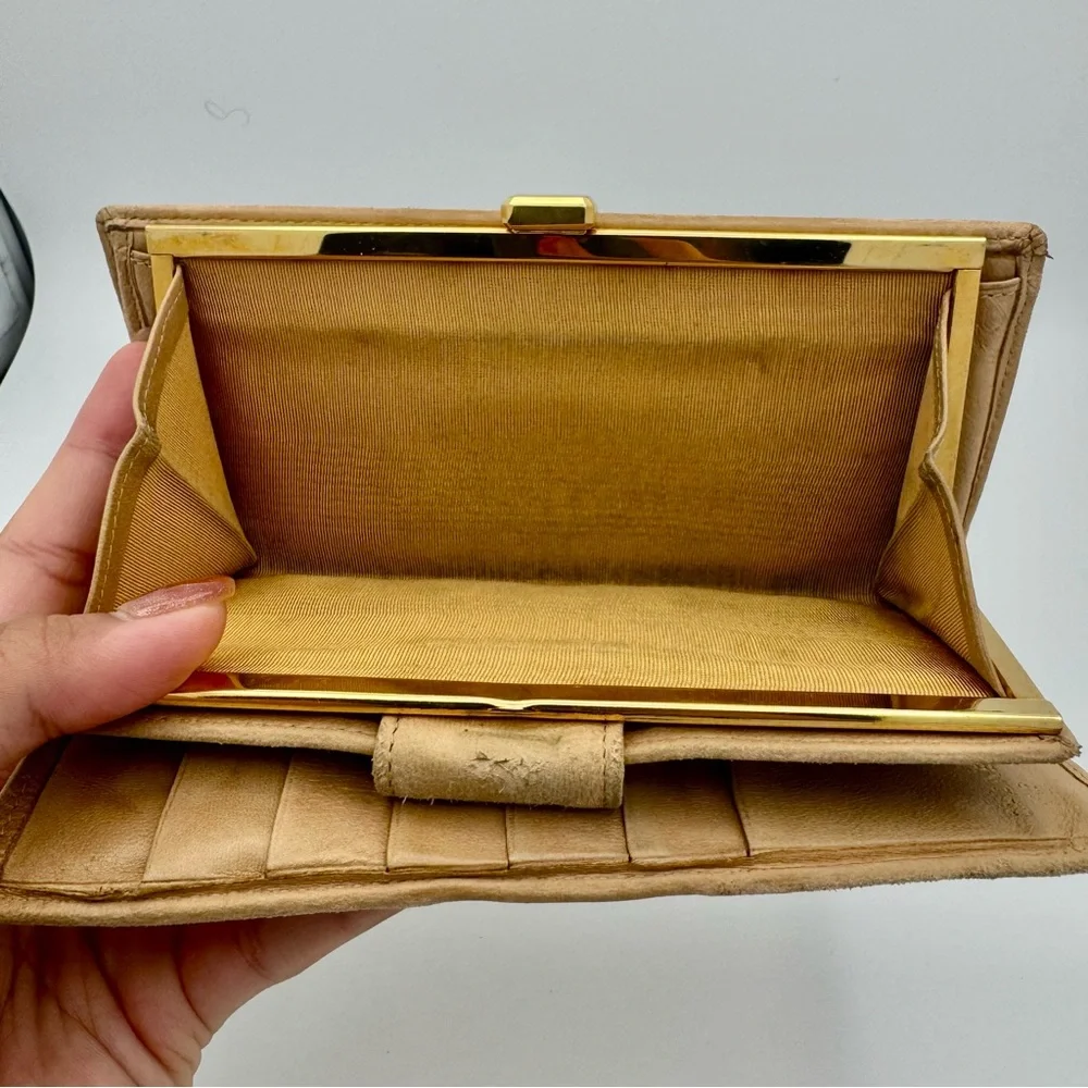 Chanel Vintage Beige Quilted Women's Wallet